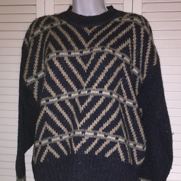 LIZ WEAR!!! WONDERFUL CONDITION Wool Sweater - Picture 5 of 6